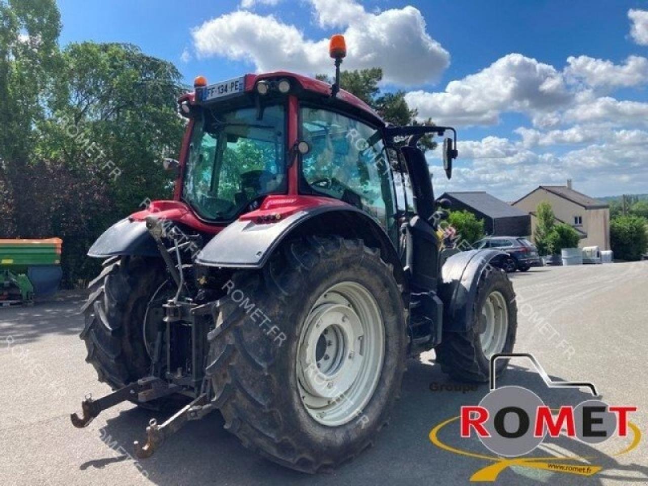 Traktor del tipo Valtra n134, Gebrauchtmaschine en GENNES-SUR-GLAIZE (Imagen 3)