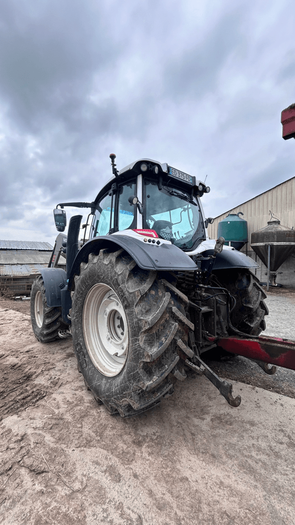 Traktor van het type Valtra N134, Gebrauchtmaschine in CONDE SUR VIRE (Foto 3)