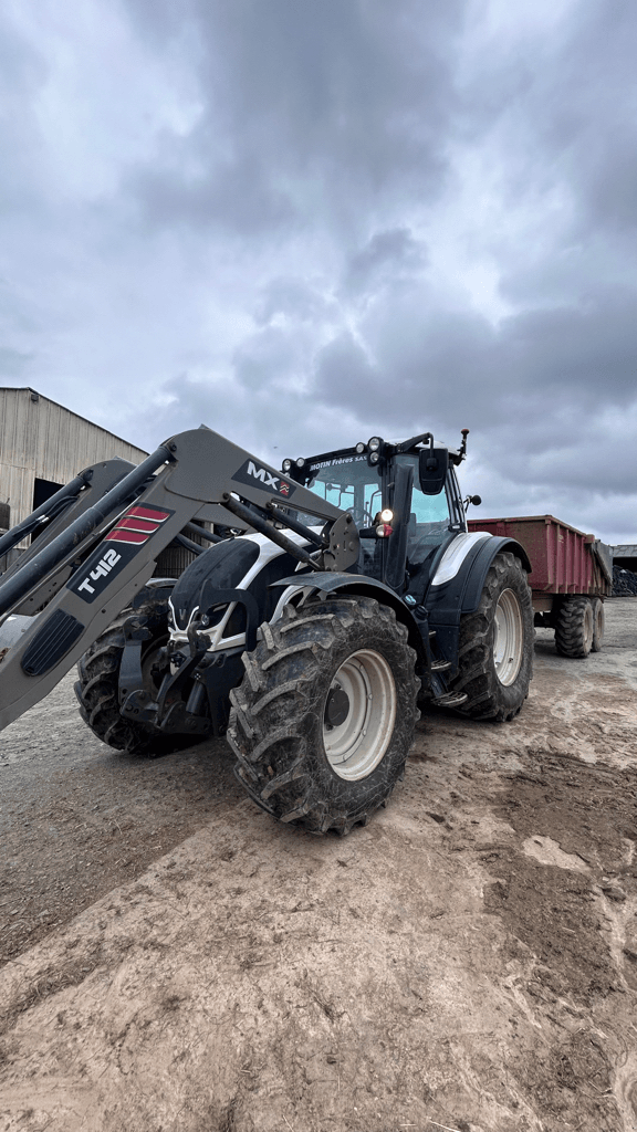 Traktor типа Valtra N134, Gebrauchtmaschine в CONDE SUR VIRE (Фотография 1)