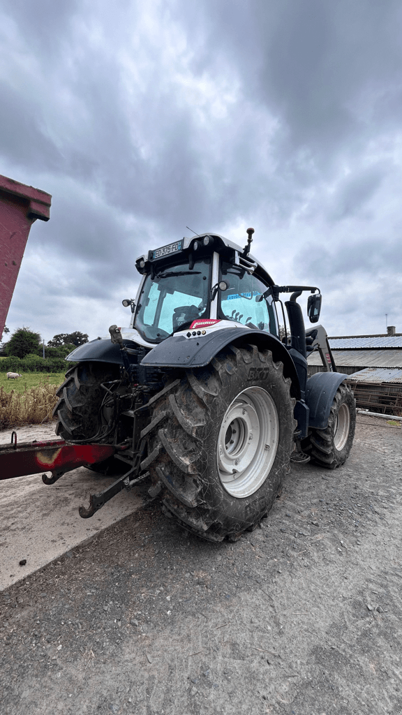 Traktor typu Valtra N134, Gebrauchtmaschine w CONDE SUR VIRE (Zdjęcie 4)