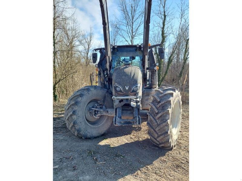 Traktor des Typs Valtra N134A, Gebrauchtmaschine in ANTIGNY (Bild 1)