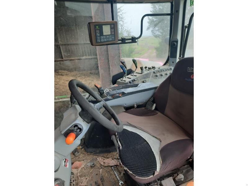 Traktor of the type Valtra N134A, Gebrauchtmaschine in COULONGES SUR L'AUTI (Picture 3)