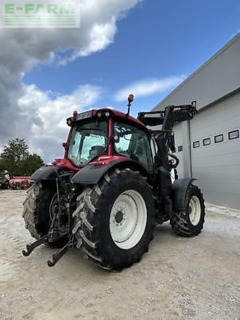 Traktor типа Valtra n134a, Gebrauchtmaschine в MONFERRAN (Фотография 4)