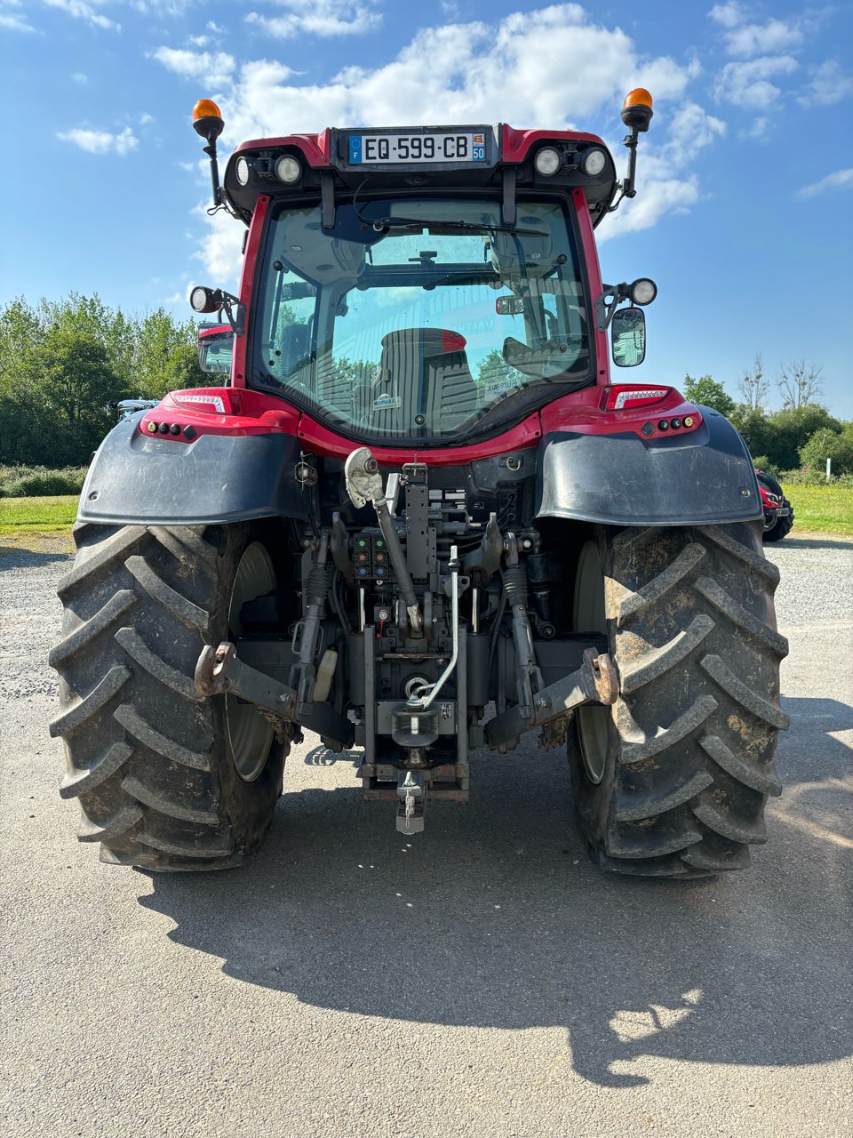 Traktor tip Valtra N134A, Gebrauchtmaschine in Combourg (Poză 3)