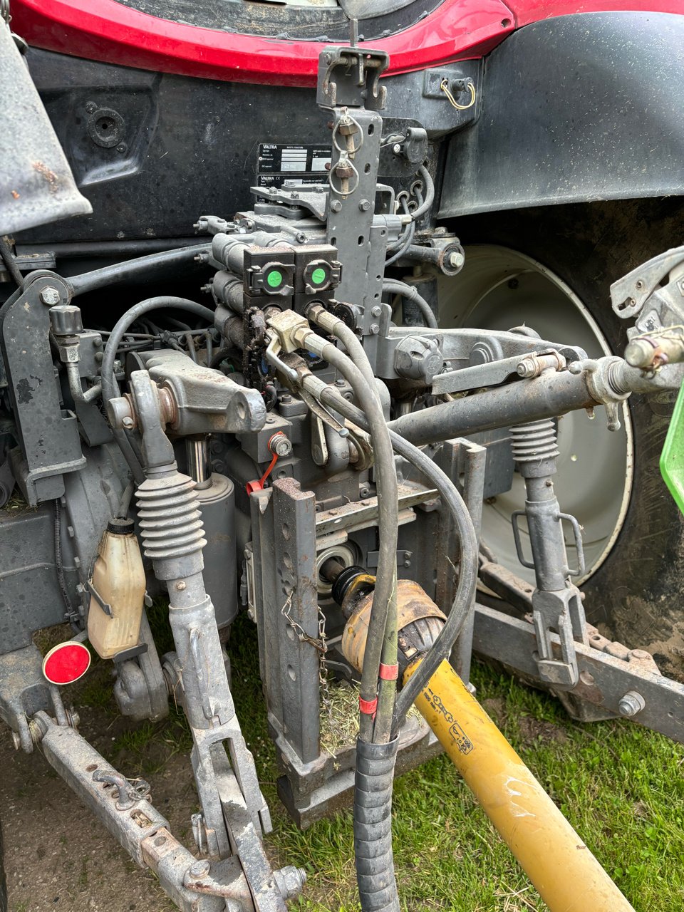 Traktor tip Valtra N134A, Gebrauchtmaschine in Combourg (Poză 10)