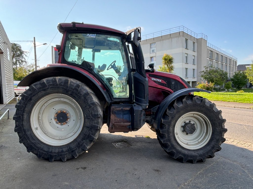 Traktor tip Valtra N134D, Gebrauchtmaschine in Combourg (Poză 5)