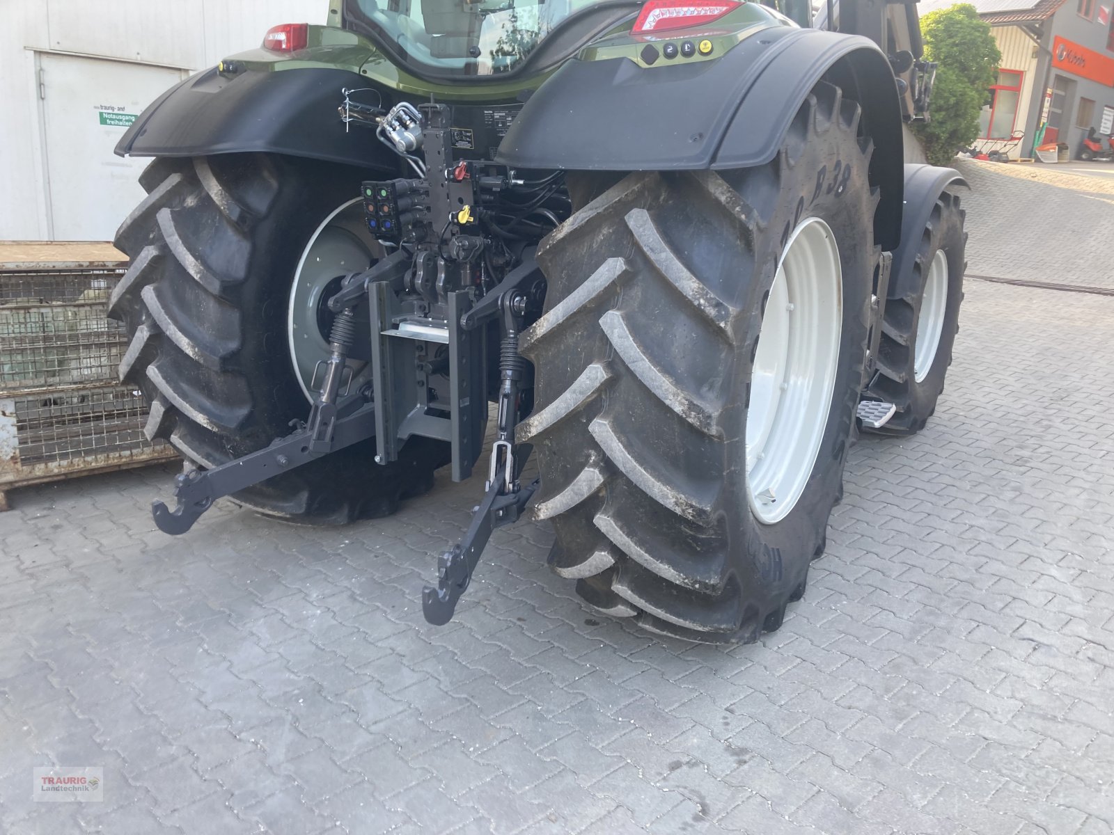 Traktor του τύπου Valtra N135 A Forst, Neumaschine σε Mainburg/Wambach (Φωτογραφία 8)