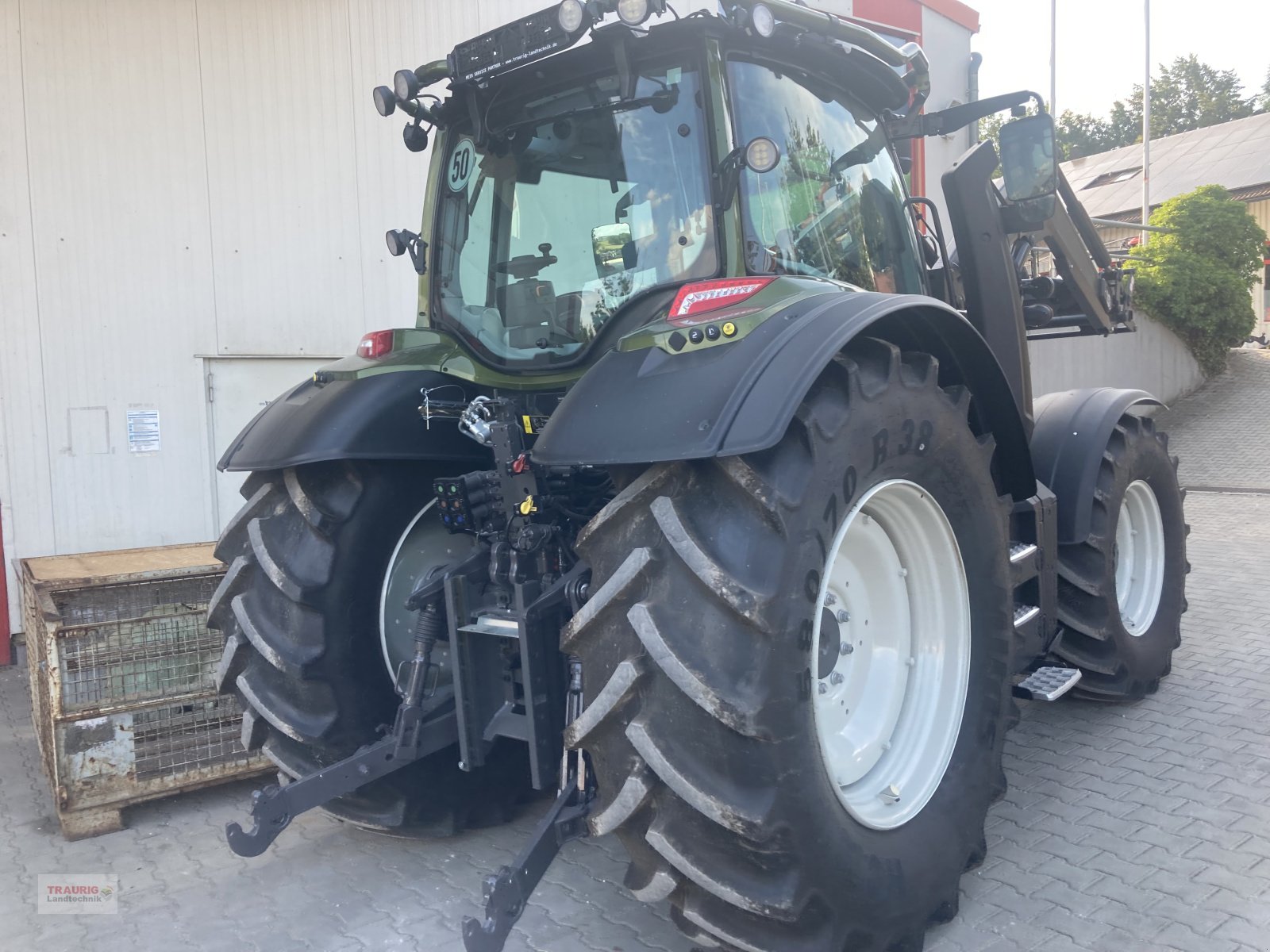 Traktor του τύπου Valtra N135 A Forst, Neumaschine σε Mainburg/Wambach (Φωτογραφία 22)