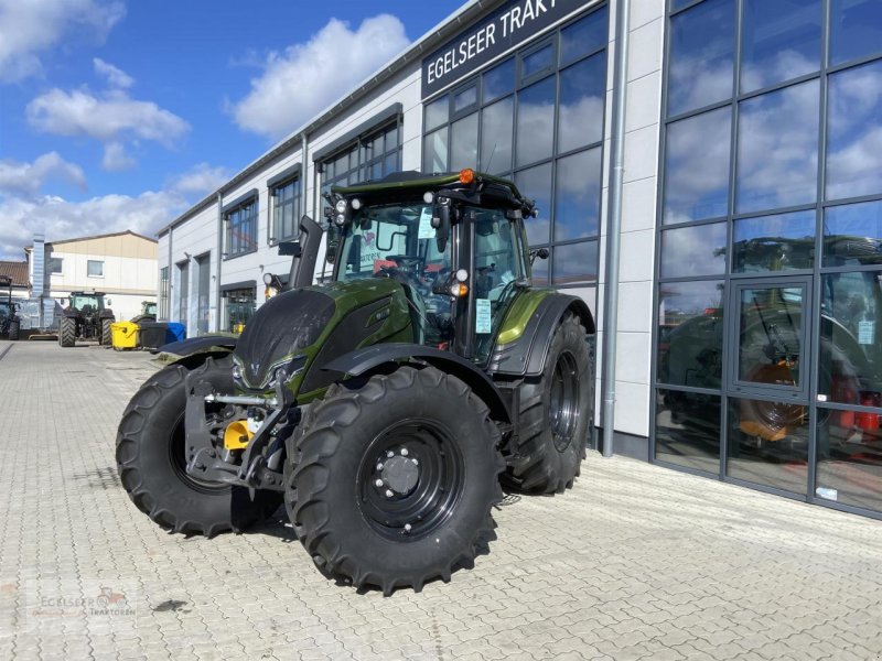 Traktor del tipo Valtra N135A, Neumaschine en Fürth / Burgfarrnbach (Imagen 1)