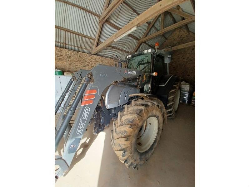 Traktor des Typs Valtra N141, Gebrauchtmaschine in CHATEAUBRIANT CEDEX (Bild 1)