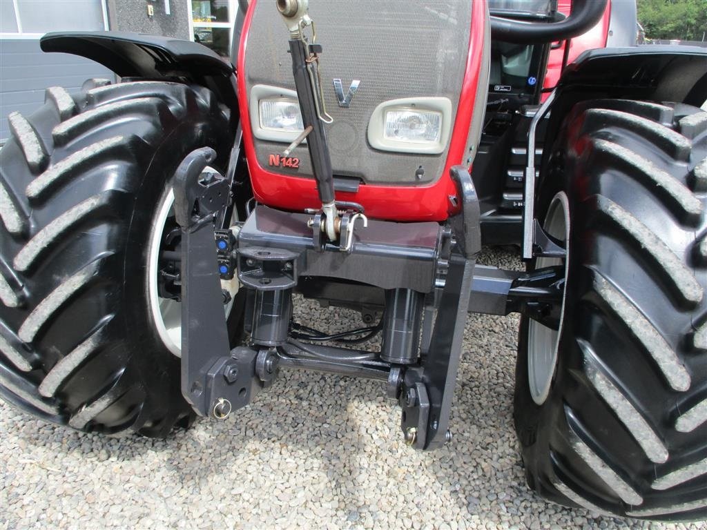 Traktor del tipo Valtra N142 Med frontlift, Gebrauchtmaschine en Lintrup (Imagen 4)