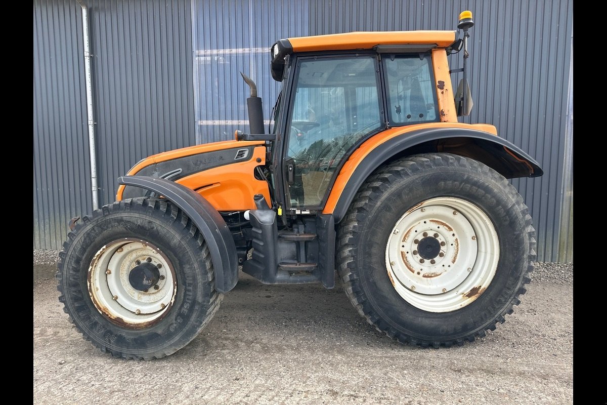 Traktor of the type Valtra N142, Gebrauchtmaschine in Viborg (Picture 2)