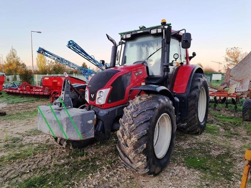 Traktor du type Valtra N143, Gebrauchtmaschine en SAINT-GERMAIN DU PUY (Photo 1)