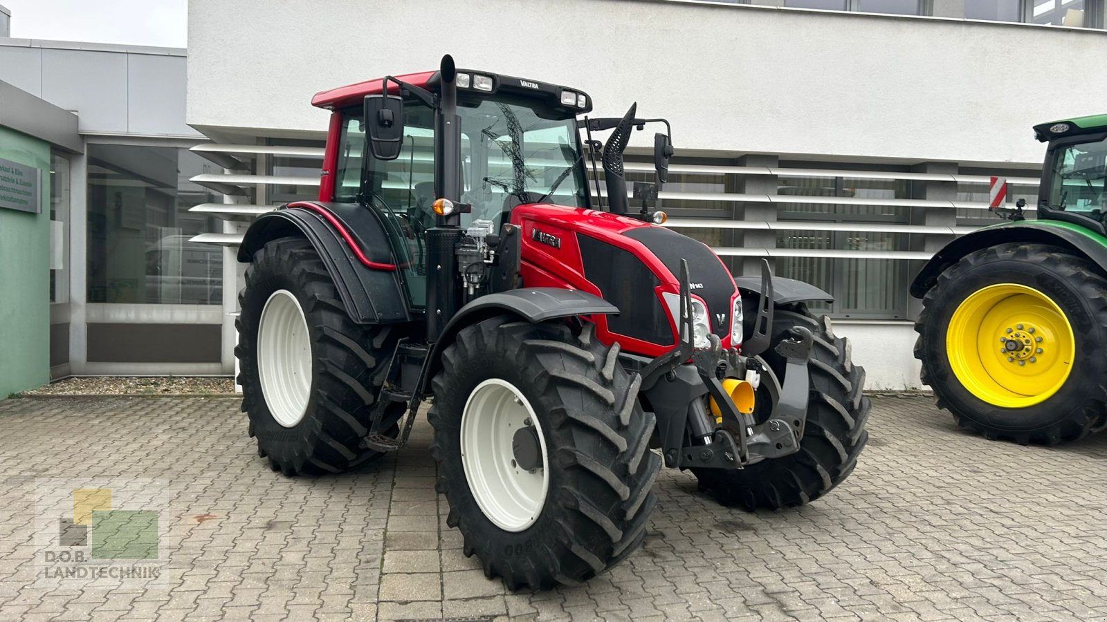 Traktor типа Valtra N143, Gebrauchtmaschine в Regensburg (Фотография 2)