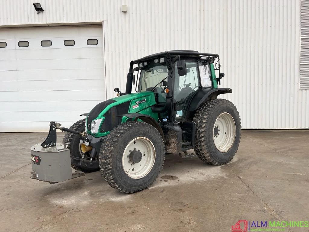 Traktor of the type Valtra N143, Gebrauchtmaschine in LAARNE (Picture 2)