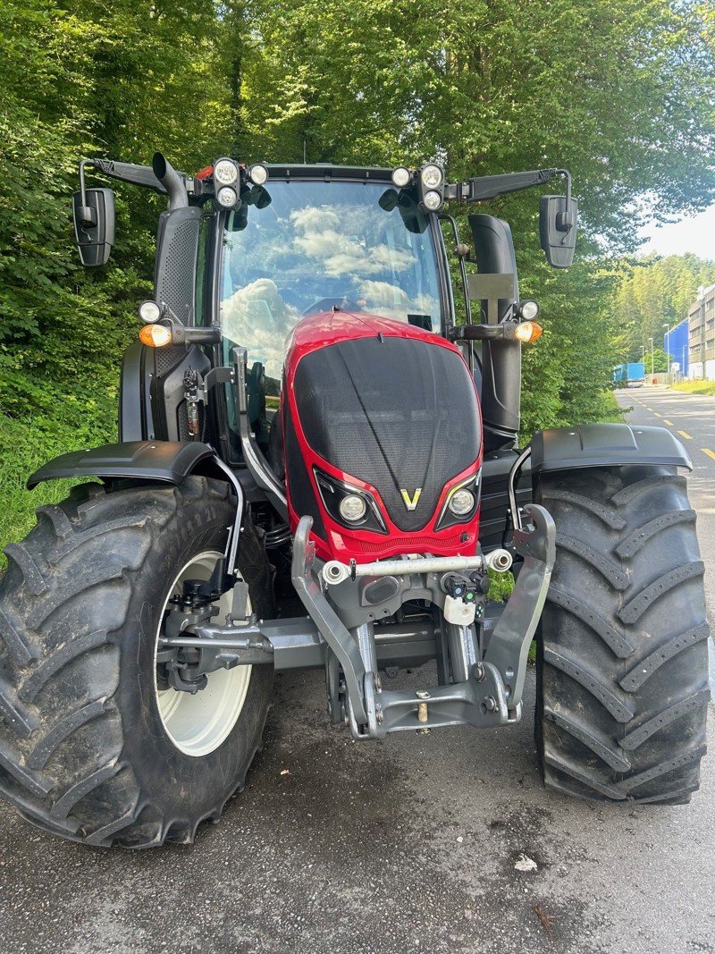 Traktor του τύπου Valtra N154 Versu, Gebrauchtmaschine σε Schaffhausen (Φωτογραφία 2)