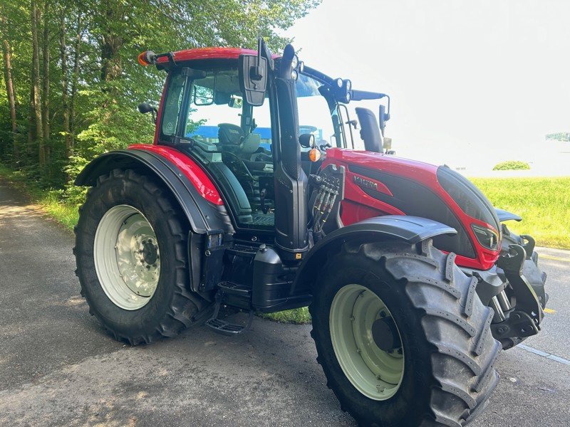 Traktor typu Valtra N154 Versu, Gebrauchtmaschine w Schaffhausen (Zdjęcie 4)