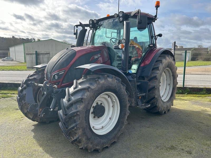 Traktor des Typs Valtra N154, Gebrauchtmaschine in JOSSELIN (Bild 1)