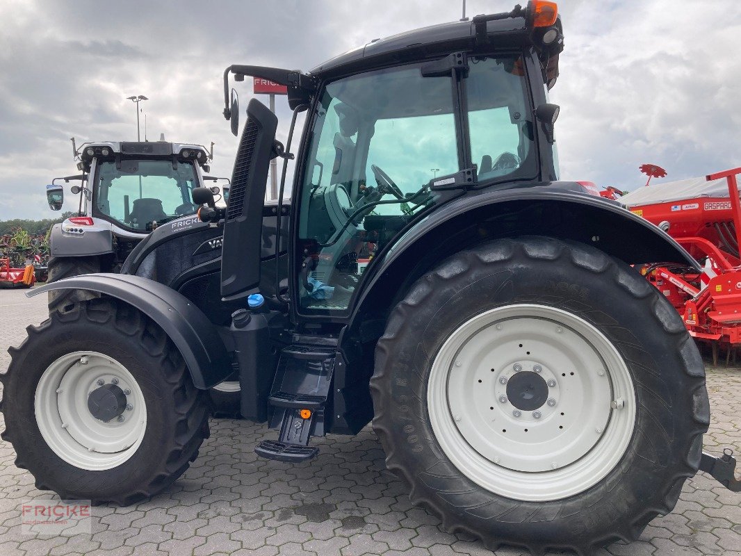 Traktor Türe ait Valtra N154, Neumaschine içinde Bockel - Gyhum (resim 10)