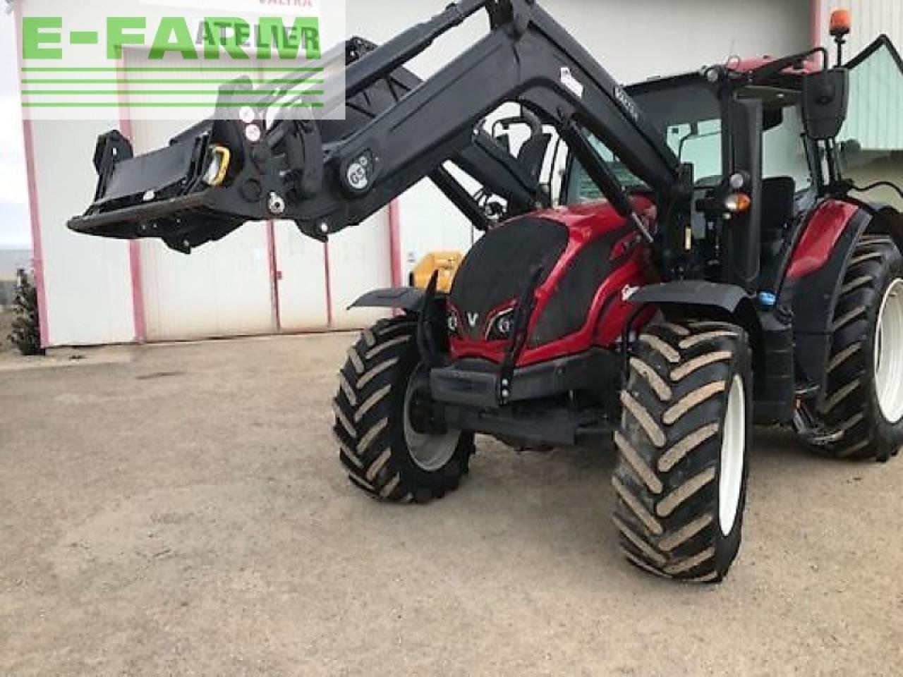 Traktor typu Valtra n154d, Gebrauchtmaschine v MONFERRAN (Obrázok 3)