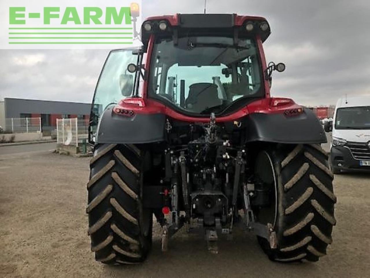 Traktor van het type Valtra n154d, Gebrauchtmaschine in MONFERRAN (Foto 7)