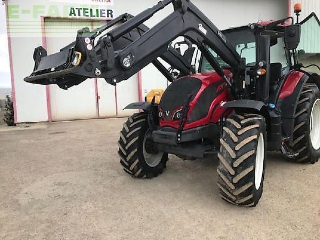 Traktor typu Valtra n154d, Gebrauchtmaschine v MONFERRAN (Obrázek 3)