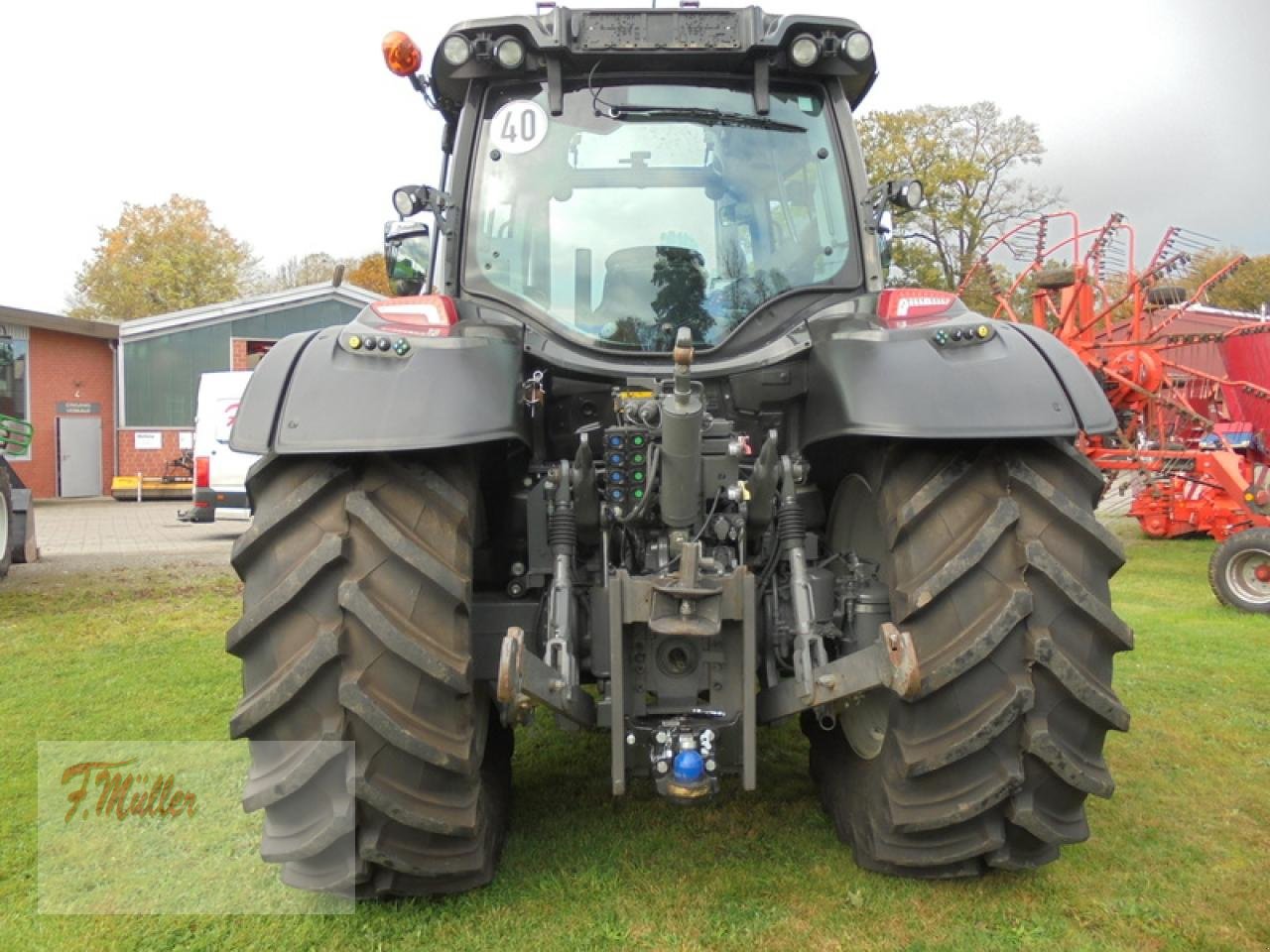 Traktor of the type Valtra N154ED, Gebrauchtmaschine in Taaken (Picture 3)