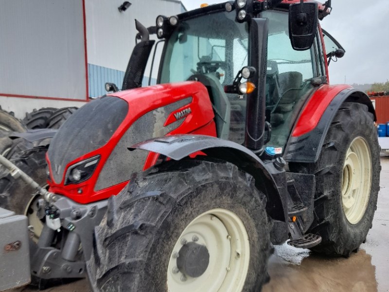 Traktor van het type Valtra N154h5, Gebrauchtmaschine in Neufchâtel-en-Bray (Foto 1)