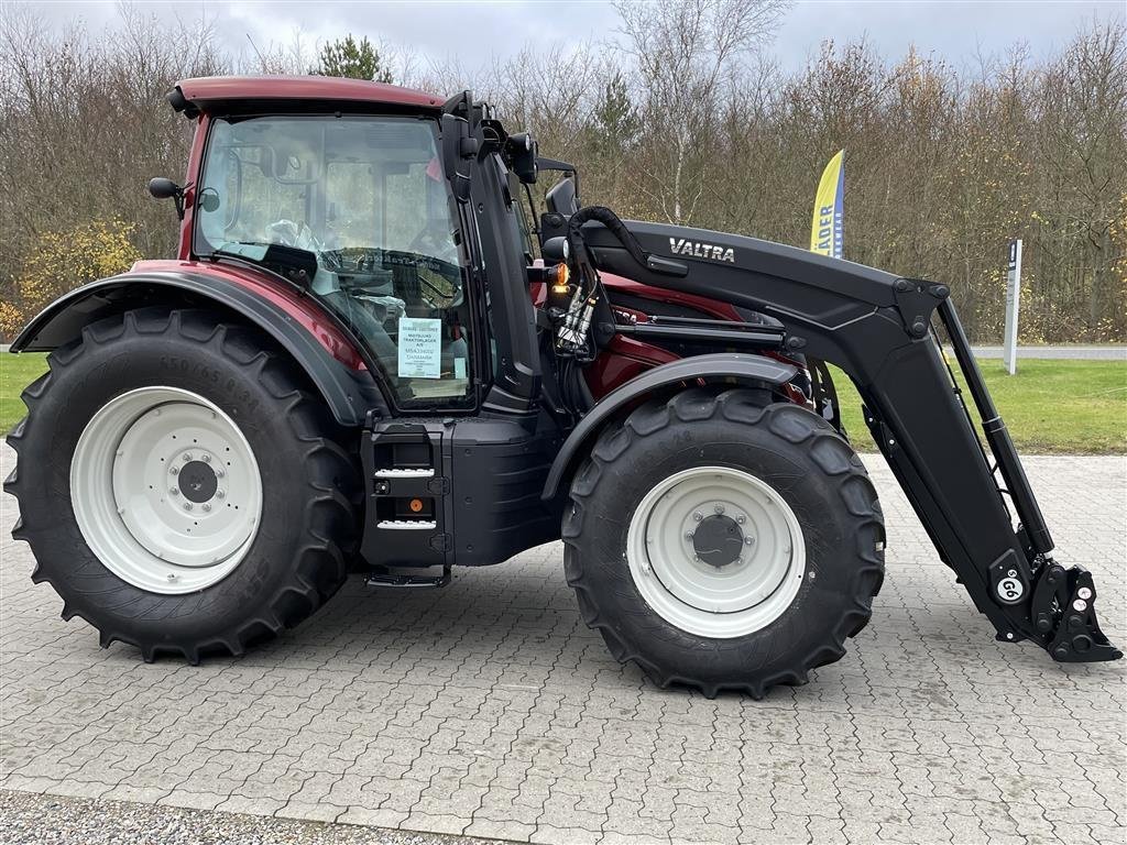 Traktor типа Valtra N155 Aktiv, Gebrauchtmaschine в Nimtofte (Фотография 4)