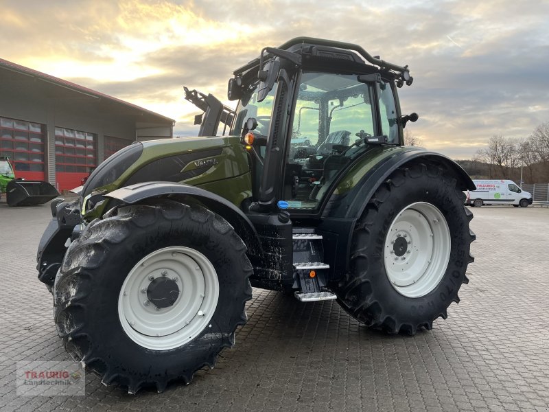 Traktor del tipo Valtra N155 D Forst m. Rüfa und Forstkabine, Neumaschine en Mainburg/Wambach (Imagen 1)