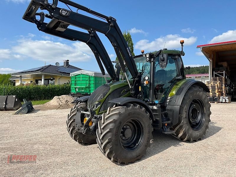 Traktor типа Valtra N155 EA, Gebrauchtmaschine в Elleben OT Riechheim (Фотография 4)