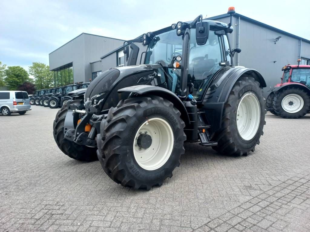 Traktor of the type Valtra N155 Ecopower Direct Smart Touch!, Gebrauchtmaschine in Marknesse (Picture 1)