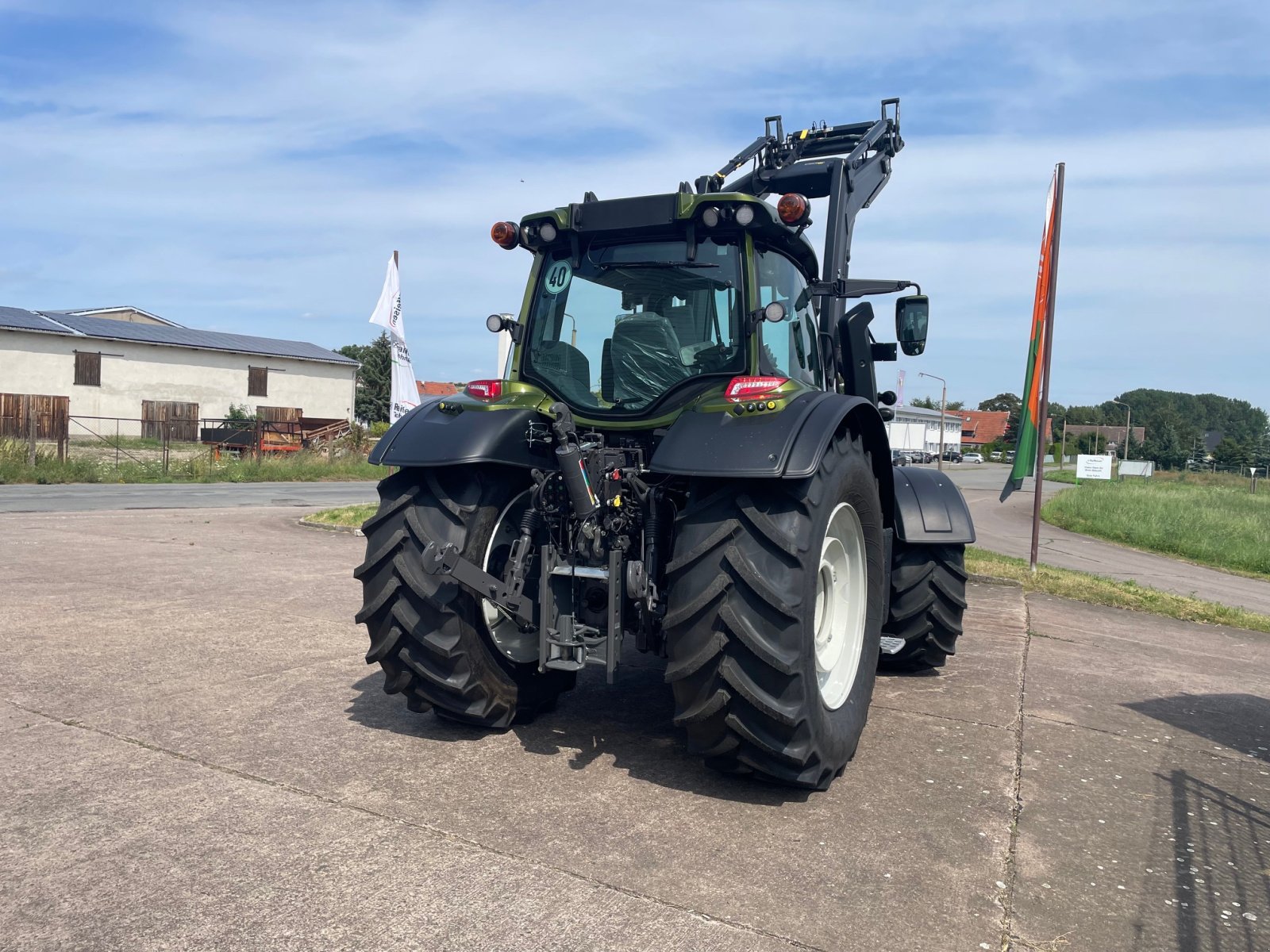 Traktor типа Valtra N155 SE, Gebrauchtmaschine в Ebeleben (Фотография 3)