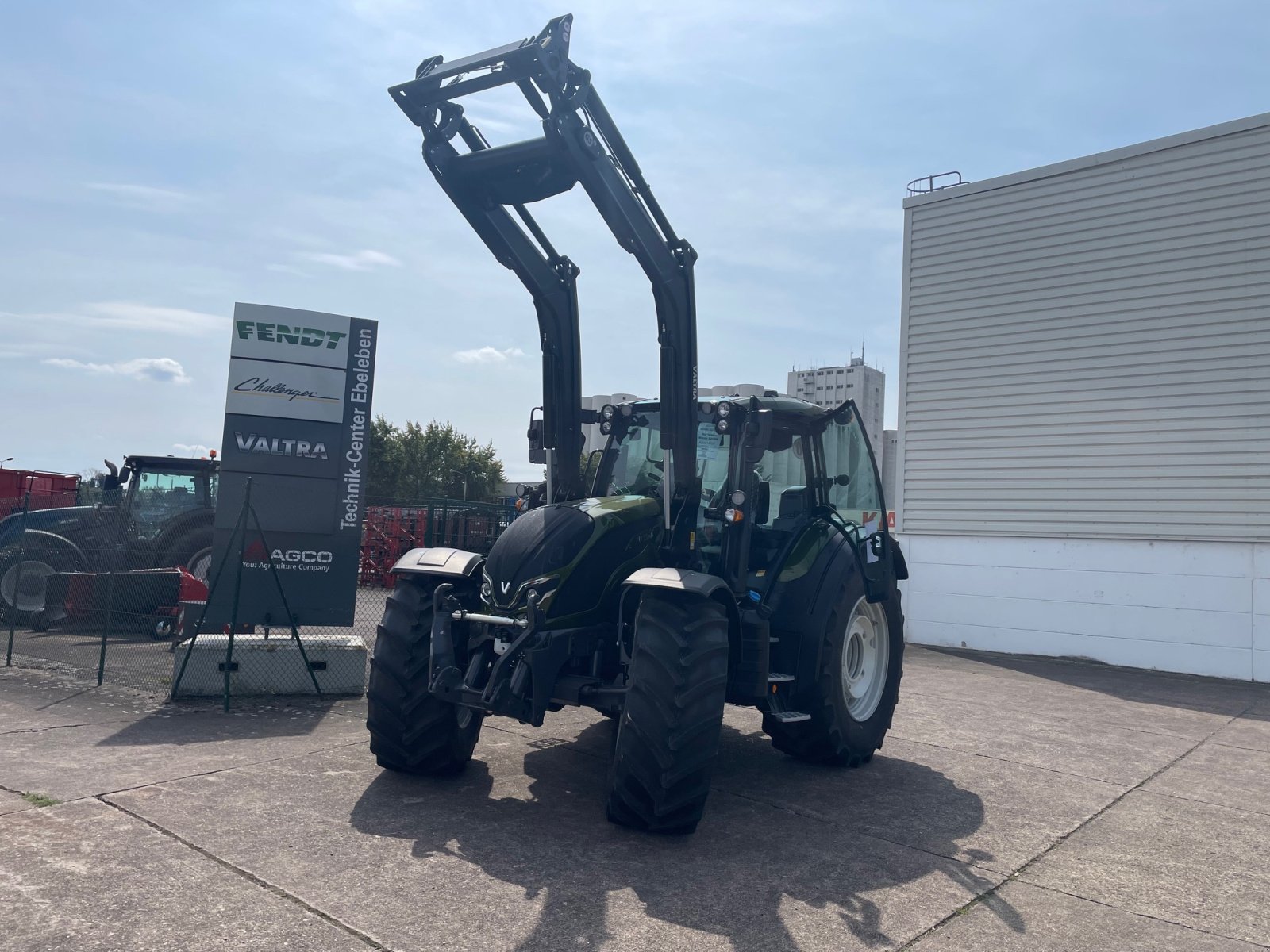 Traktor des Typs Valtra N155 SE, Gebrauchtmaschine in Ebeleben (Bild 1)