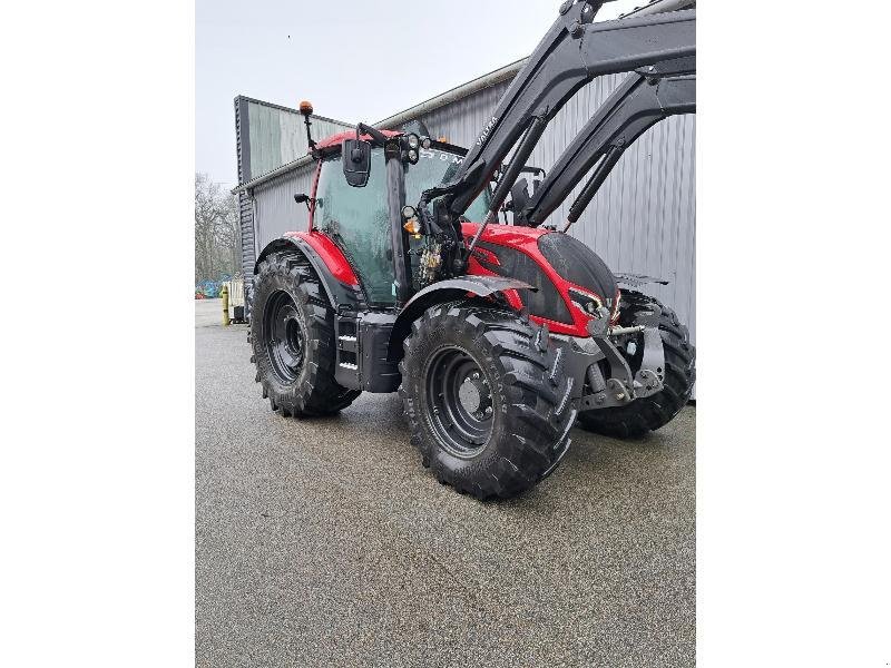 Traktor van het type Valtra N155, Gebrauchtmaschine in PLUMELEC (Foto 1)