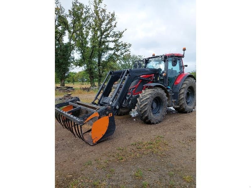 Traktor du type Valtra N155, Gebrauchtmaschine en PLUMELEC (Photo 2)