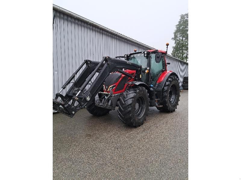 Traktor van het type Valtra N155, Gebrauchtmaschine in PLUMELEC (Foto 3)