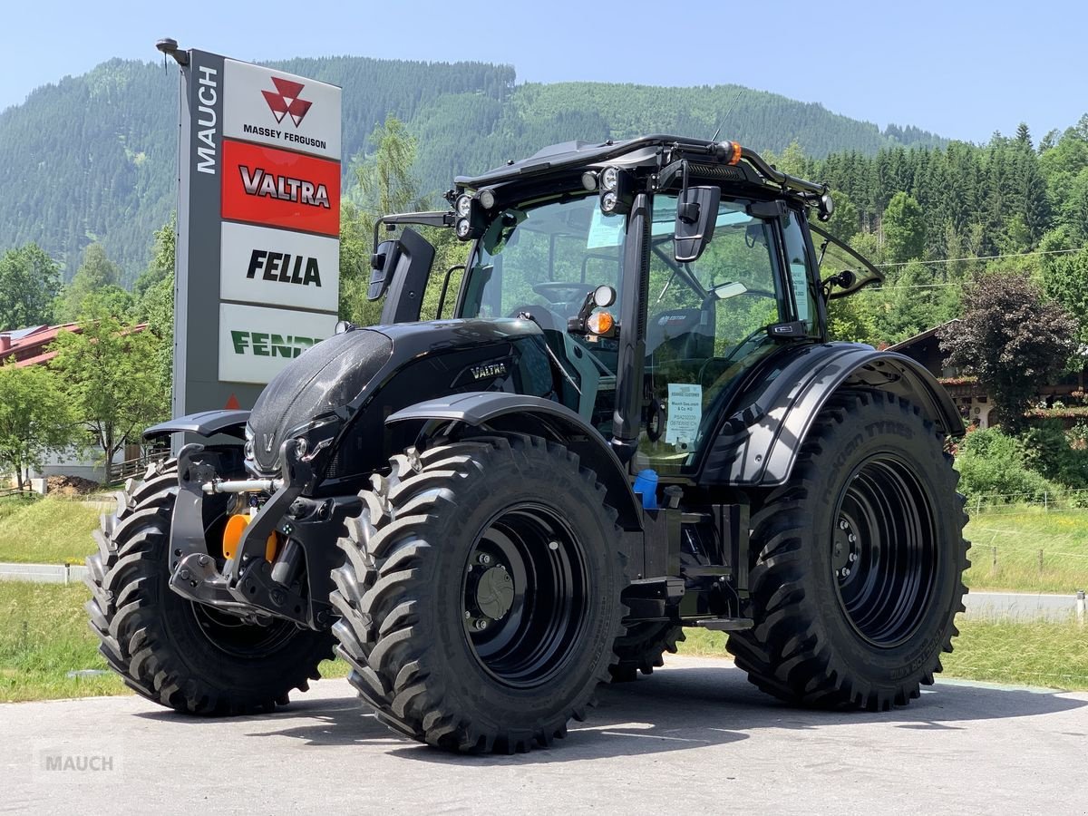 Traktor от тип Valtra N155e Active Forst, Neumaschine в Eben (Снимка 1)