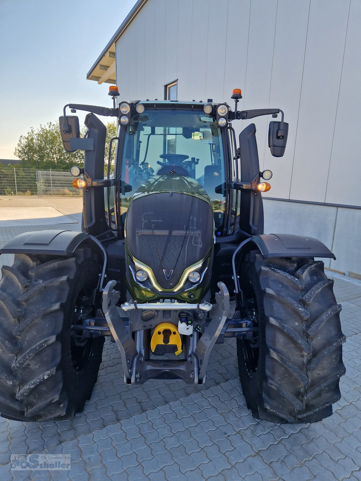 Traktor tipa Valtra N155e Active, Neumaschine u Monheim (Slika 3)