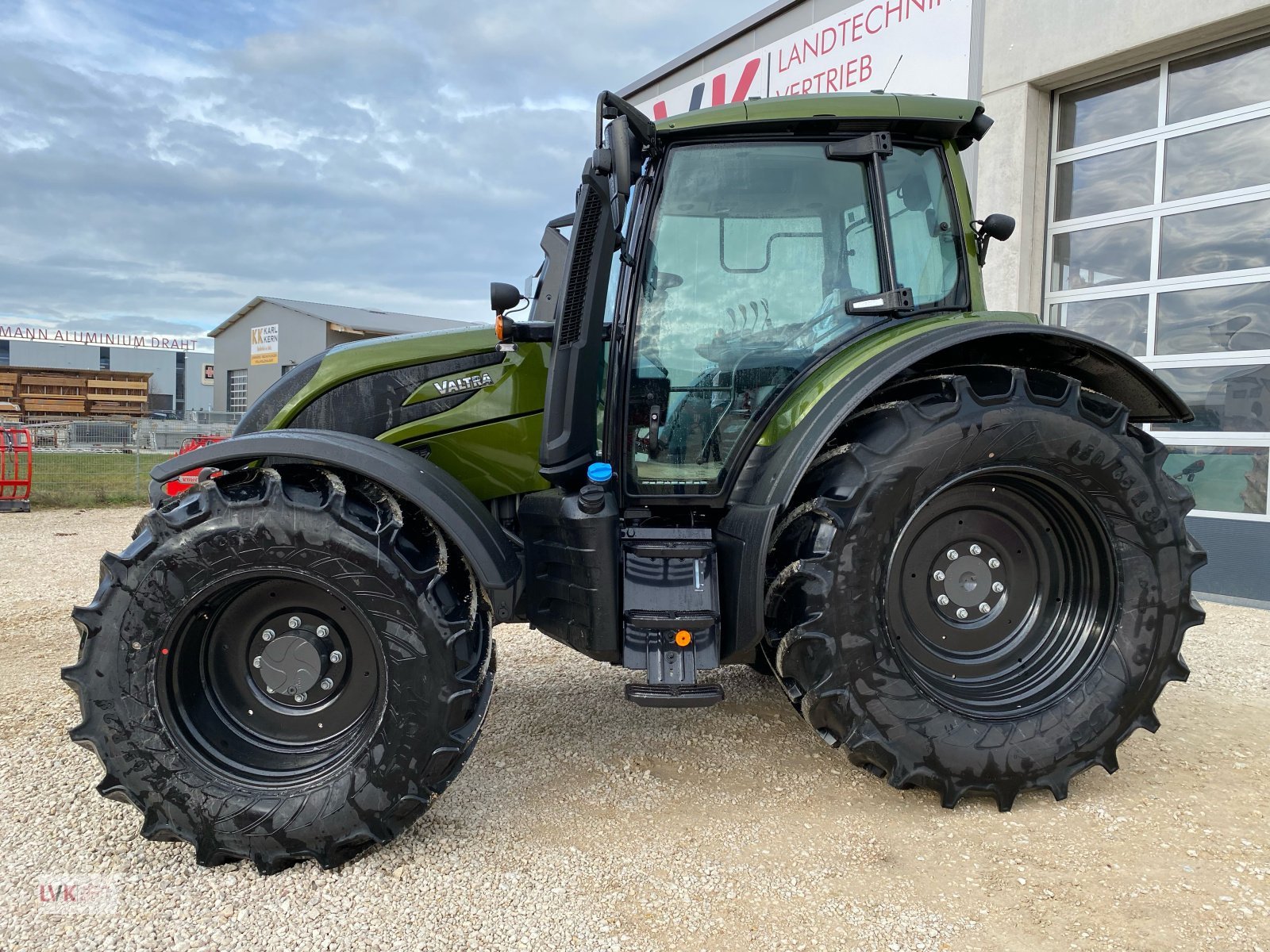 Traktor tipa Valtra N155e Active, Neumaschine u Weißenburg (Slika 2)