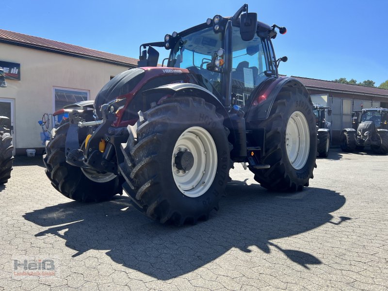 Traktor of the type Valtra N155e Active, Neumaschine in Merkendorf (Picture 1)