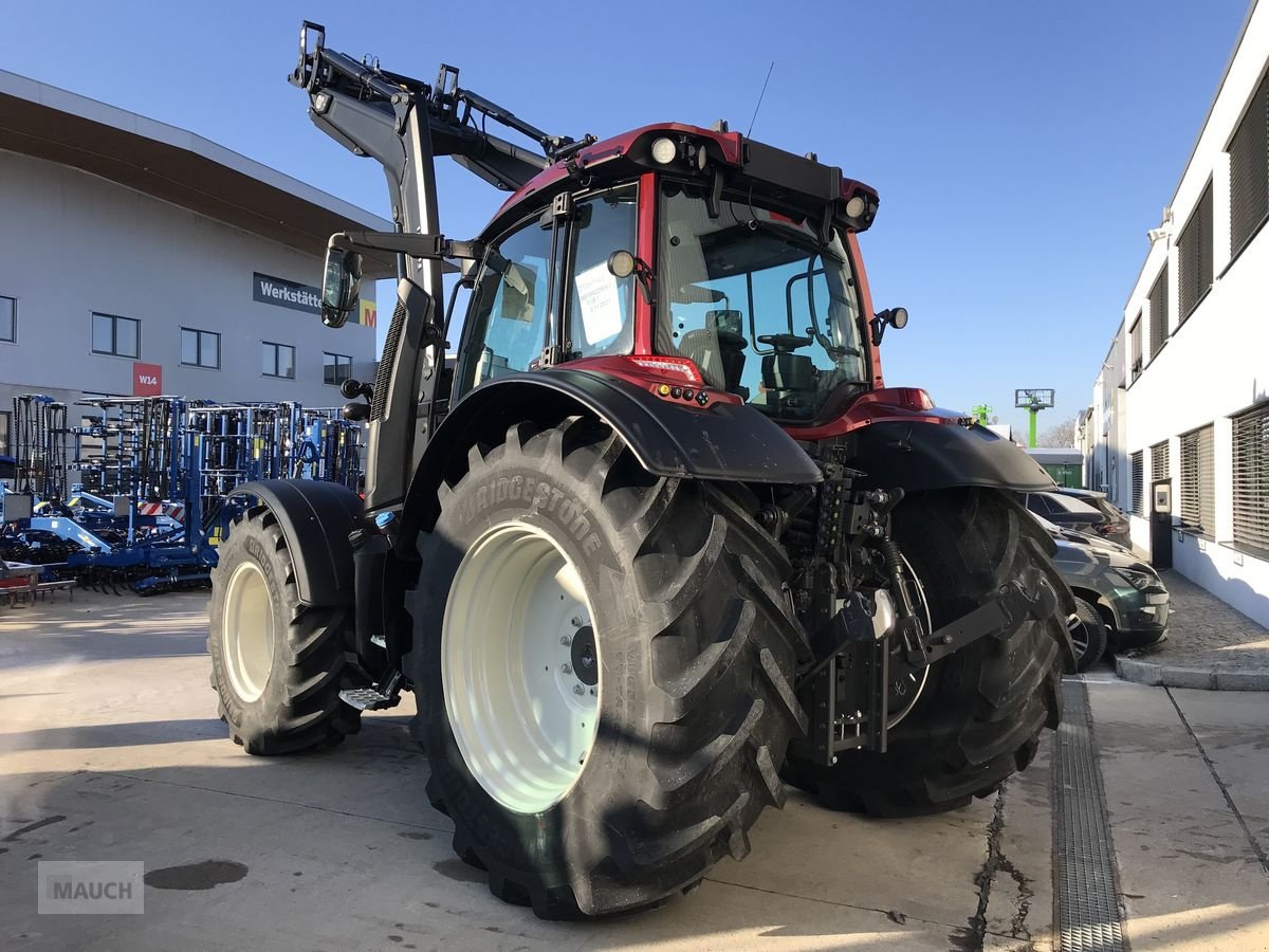 Traktor van het type Valtra N155e Direct, Neumaschine in Burgkirchen (Foto 4)