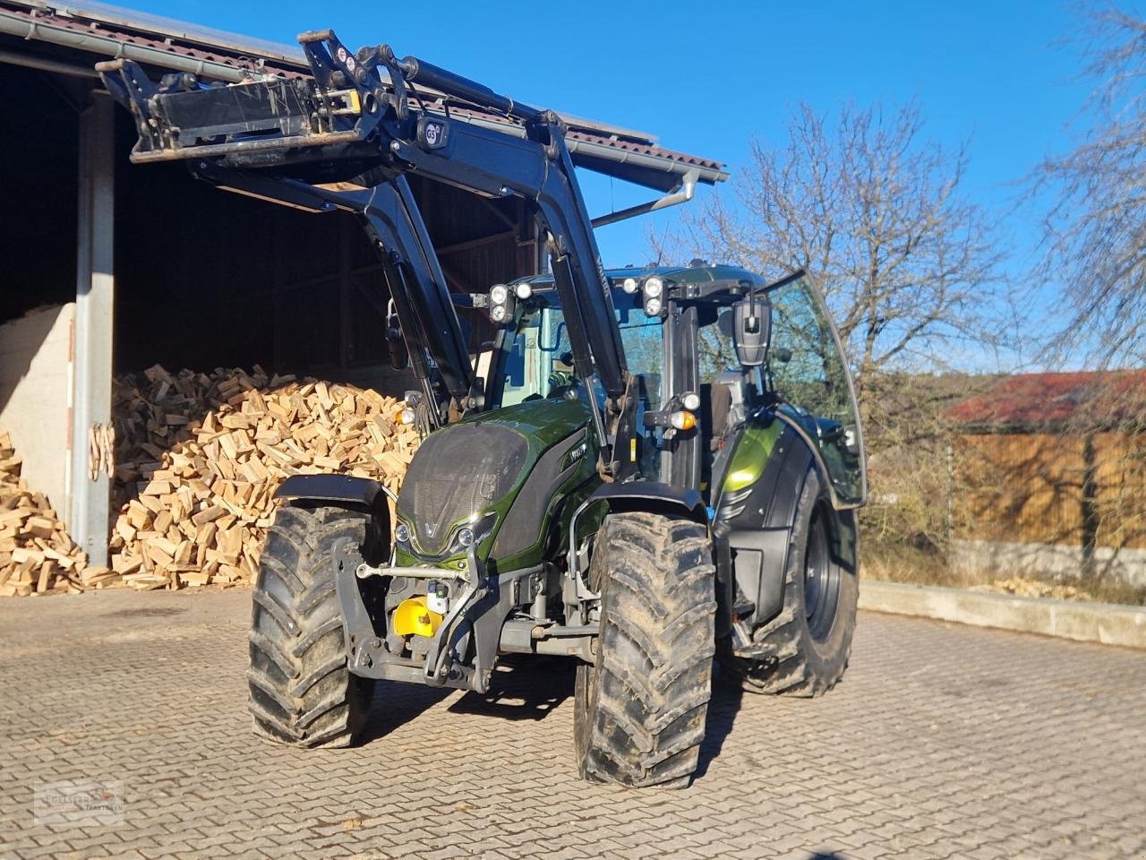 Traktor del tipo Valtra N155eA, Gebrauchtmaschine In Fürth / Burgfarrnbach (Immagine 1)