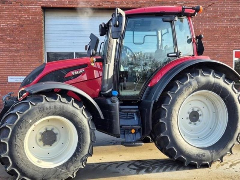 Traktor des Typs Valtra N155EA, Gebrauchtmaschine in Ringkøbing (Bild 1)