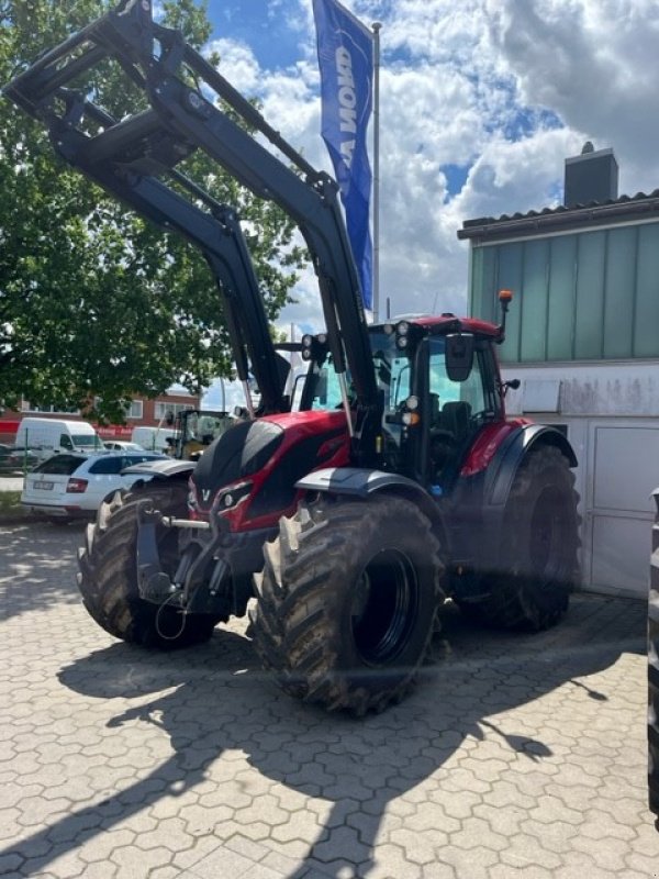 Traktor del tipo Valtra N155EA, Gebrauchtmaschine In Preetz (Immagine 2)