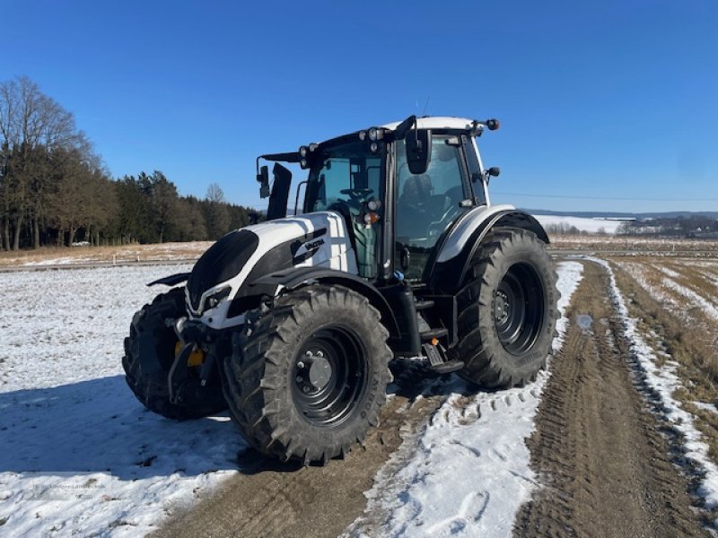 Traktor del tipo Valtra N155ED, Gebrauchtmaschine In Weiden/Theisseil (Immagine 1)