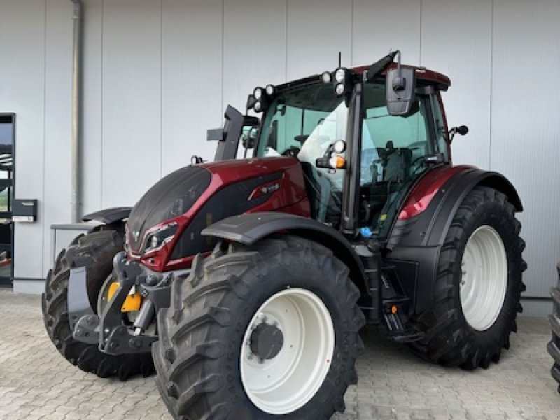 Traktor typu Valtra N155ED, Neumaschine v Rain