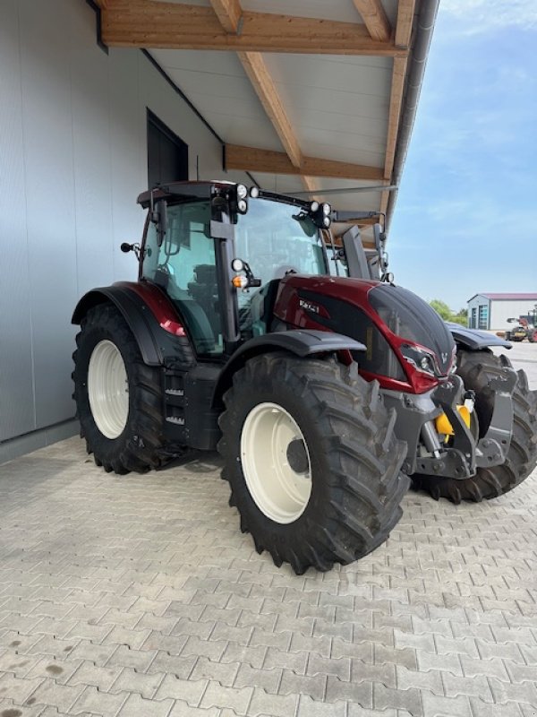 Traktor typu Valtra N155ED, Neumaschine w Rain (Zdjęcie 2)