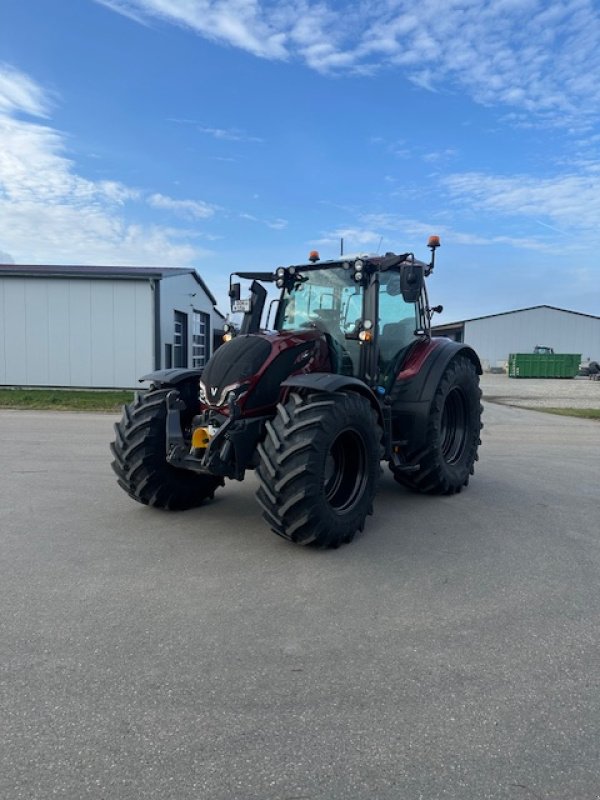 Traktor of the type Valtra N155ED, Gebrauchtmaschine in Rain (Picture 1)