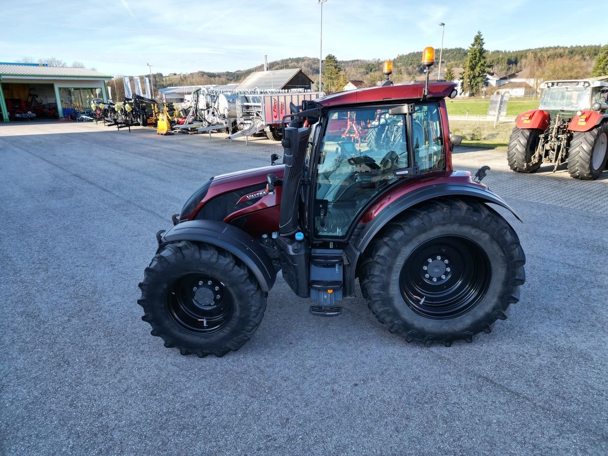 Traktor van het type Valtra N174 Active (Stufe V), Gebrauchtmaschine in Saxen (Foto 9)